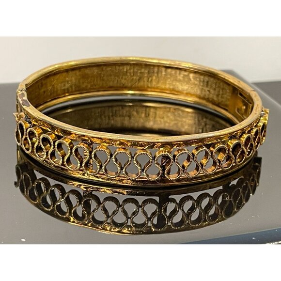 Vintage Gold-Toned Hinged Bangle Bracelet W/ Ornate Floral & Filigree Design - Picture 2 of 9
